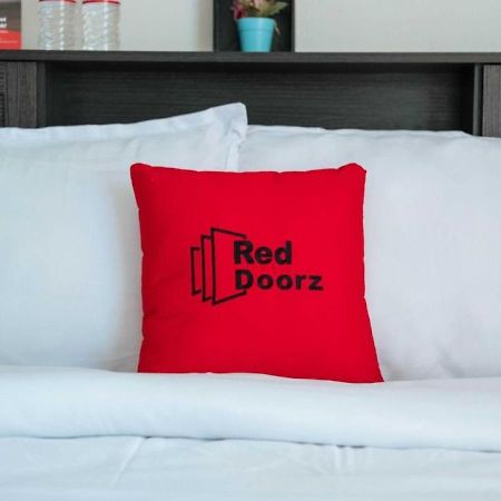 RedDoorz Plus near Mango Avenue Cebu Zewnętrze zdjęcie